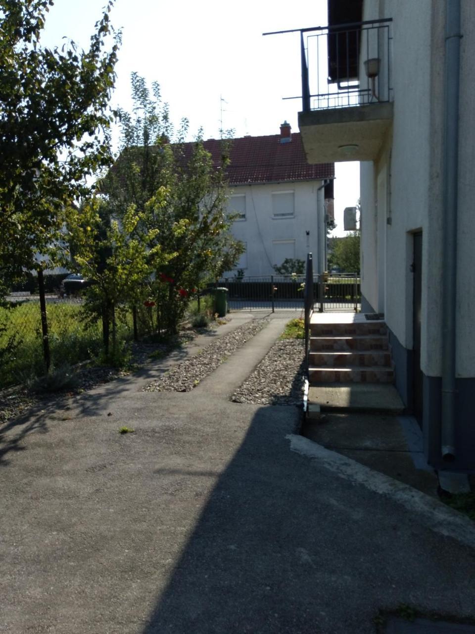 Petros Apartmani 武科瓦尔 外观 照片